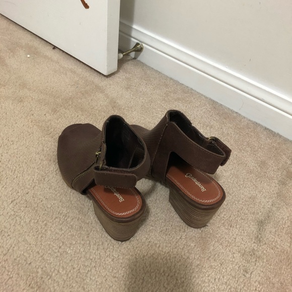 Ivey very beautiful leather brown sandals - Picture 3 of 4